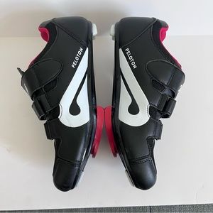 Women’s Peloton Cycling shoes Size 39 US Size 8